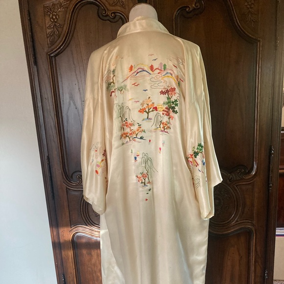 1920s vintage embroidered kimono style robe - Picture 5 of 16